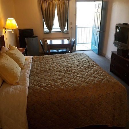 Traveler'S Choice Motel Shoreline Park Exterior foto